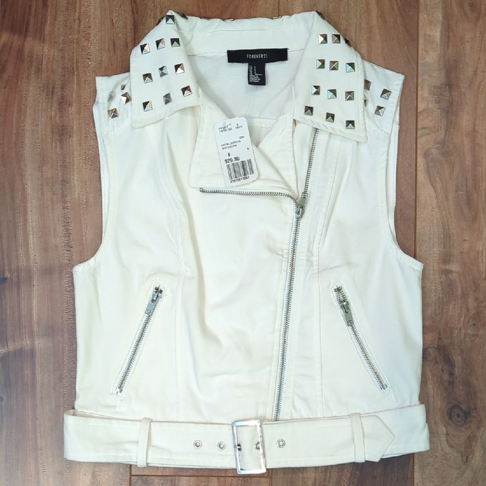 NEW Forever 21 White Studded Vest with Zipper And Belt Accent Size Small